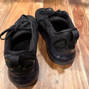 Women’s Nike 720 Triple Black